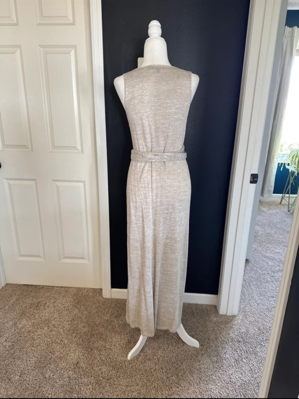 Theory Linen Blend Dantine Sag Harbor Tie Waist Wrap Midi Dress Oatmeal 
Medium - Picture 10 of 14